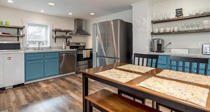 Quiet cottage near the heart of Downtown Franklin, TN