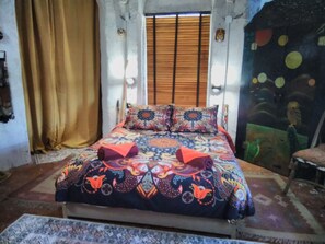 Free WiFi, bed sheets