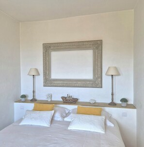 2 室のベッドルーム、アイロン / アイロン台、WiFi (無料)、ベッドシーツ