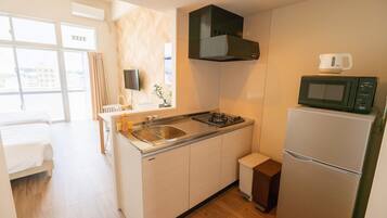 Fridge, microwave, stovetop, electric kettle