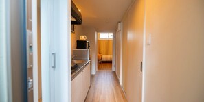 Free WiFi, bed sheets - Hotel Tomas Asahibashi Station (Naha)