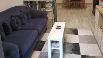 Smart TV, books, music library, stereo