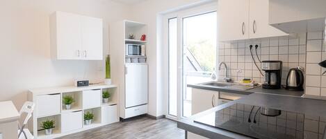 Fridge, microwave, oven, stovetop