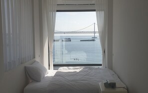 2 Persons Pent Room, Ocean View | Free WiFi, bed sheets - H7L (Busan)