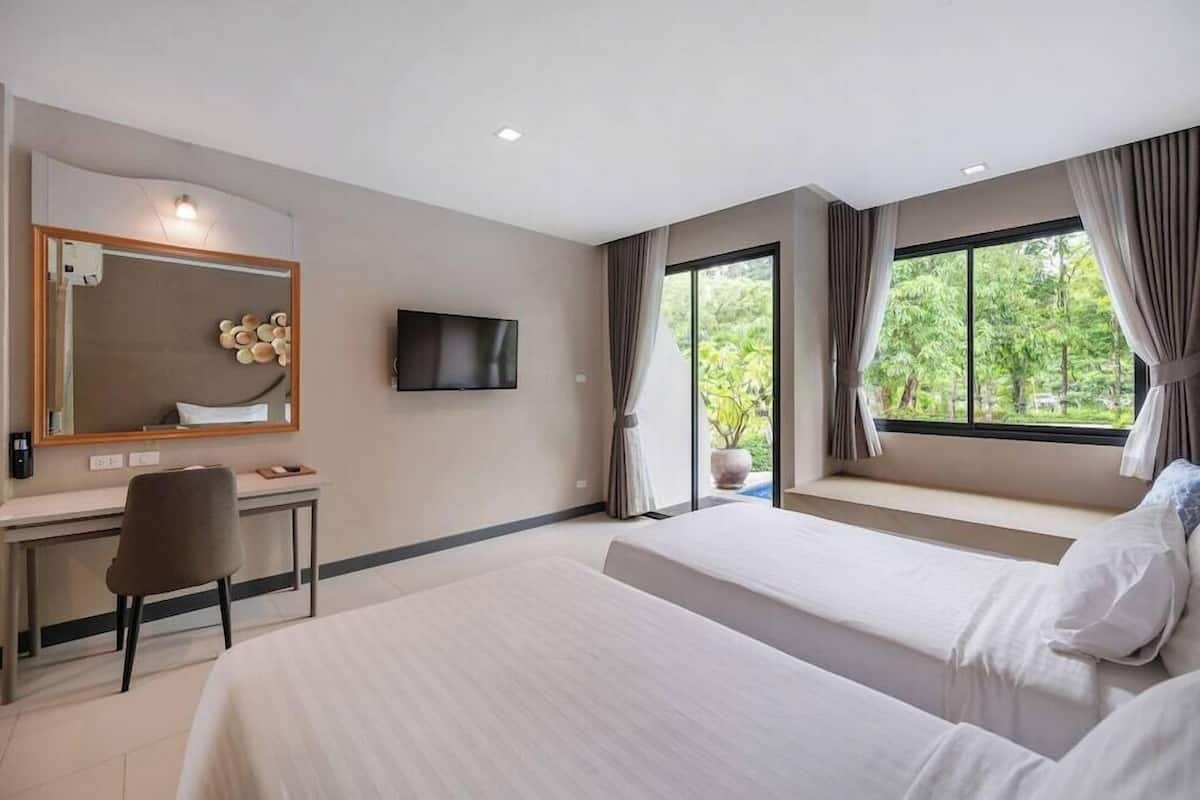 Minibar, in-room safe, desk, soundproofing