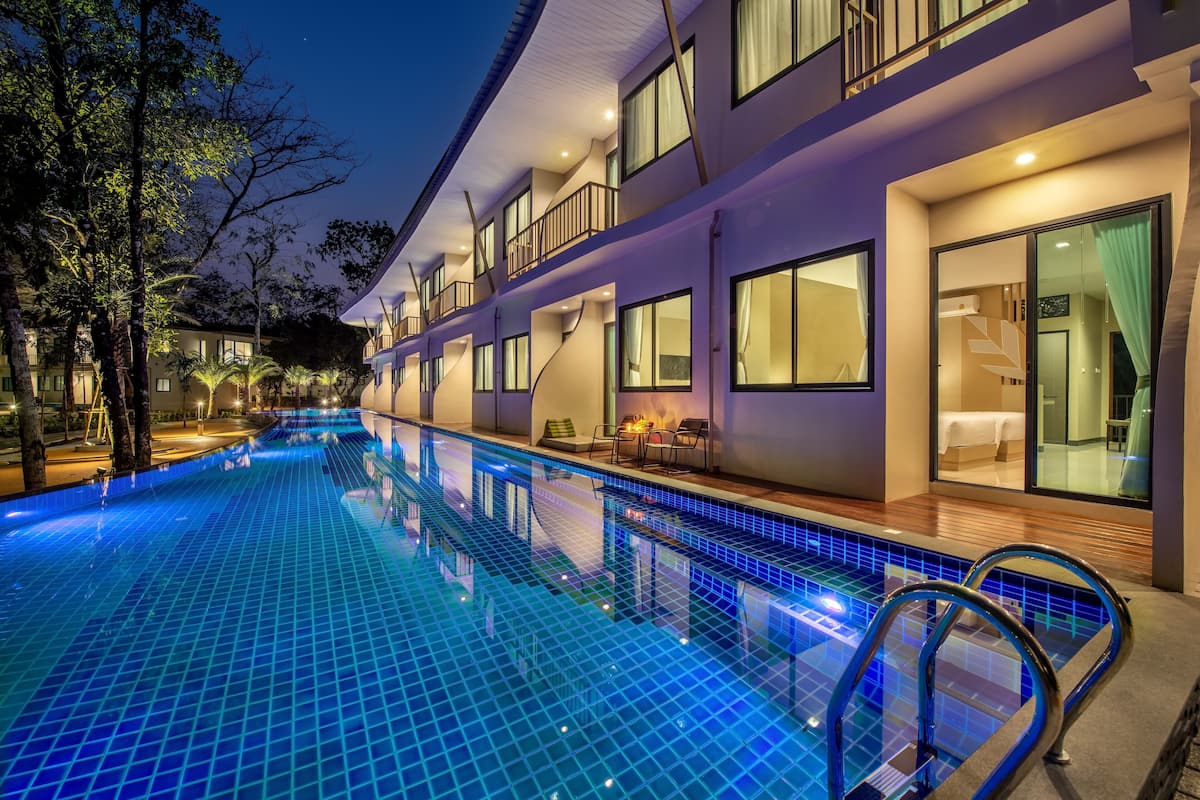Deluxe Room Pool Access | View from room