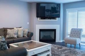 TV, fireplace - Sunsets, Peace & Quiet, Next to Northside Park, Over 60 5 Star Reviews! (Ocean City)