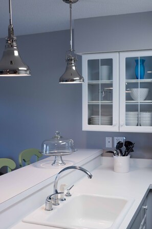 Fridge, microwave, oven, stovetop - Sunsets, Peace & Quiet, Next to Northside Park, Over 60 5 Star Reviews! (Ocean City)