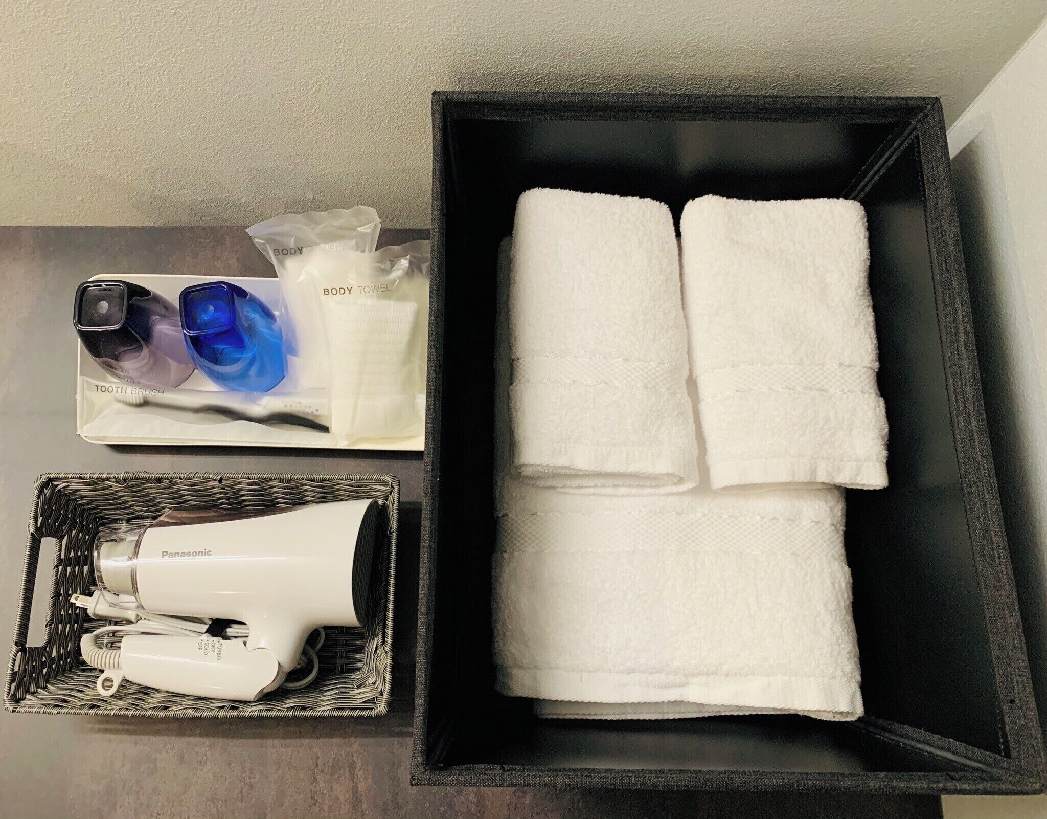 shower, rainfall showerhead, free toiletries, hair dryer