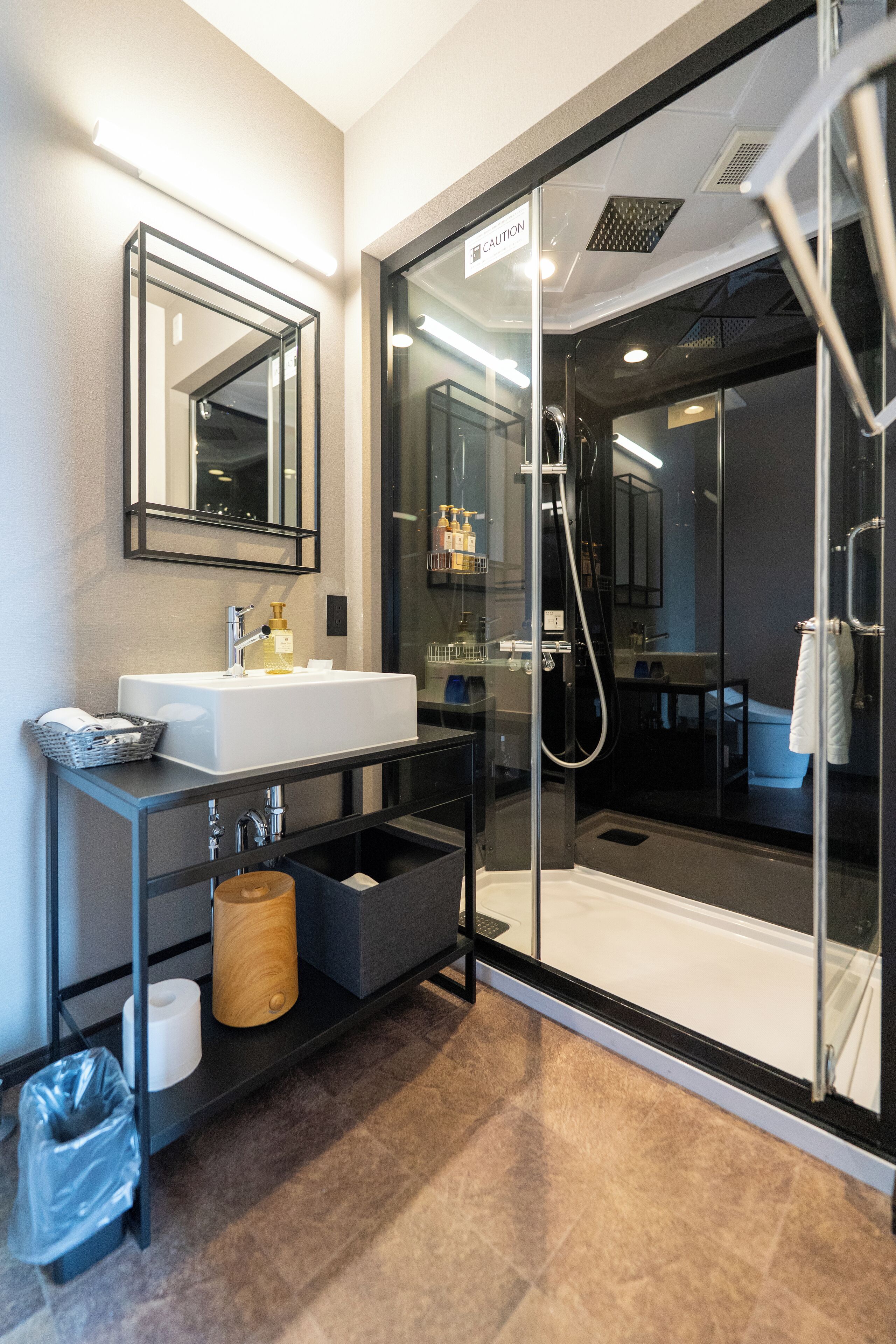 shower, rainfall showerhead, free toiletries, hair dryer