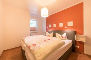2 Schlafzimmer, Reisekinderbett, WLAN, Bettwäsche