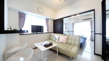 Apartment, 1 Schlafzimmer | Wohnbereich | Fernseher