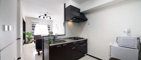 Apartment, 1 Bedroom | Private kitchenette | Fridge, microwave, stovetop, electric kettle