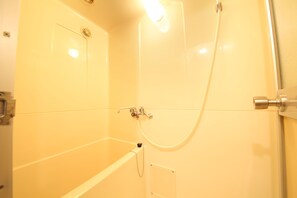 Apartment, 2 Schlafzimmer | Badezimmer | Duschwanne, Komfortbadewanne, Haartrockner, Handtücher