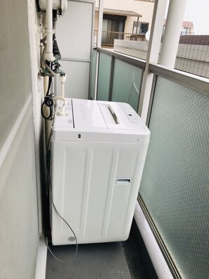 Standard Room | Laundry - EX Tenjinnomori Apartment 403 (Osaka)