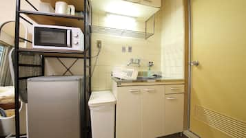 Apartment, 1 Bedroom | Private kitchen | Fridge, microwave, stovetop, electric kettle