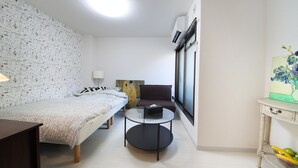 Apartemen, 1 kamar tidur | 1 kamar tidur dan seprai linen
