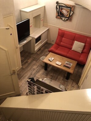 Double Room, Smoking | Living area