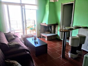 TV, fireplace - Penthouse with seaview (Perea)