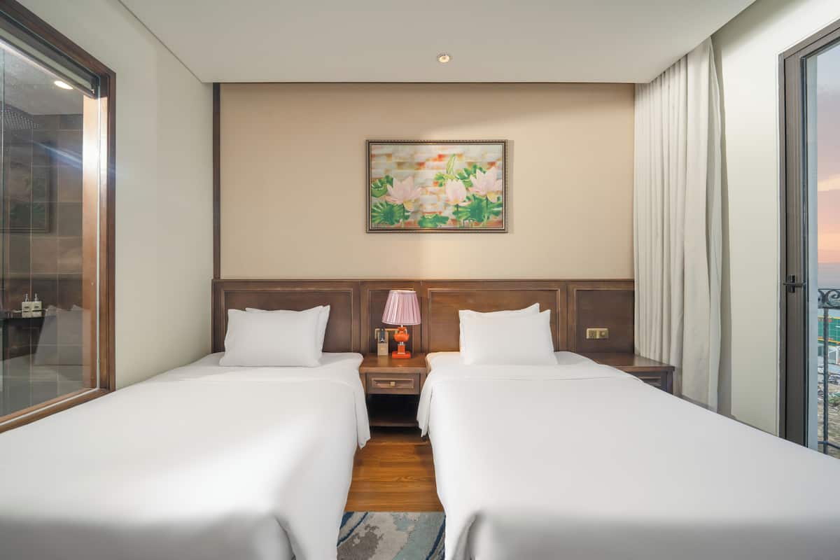Ropa de cama de alta calidad, colchones con pillow-top y minibar