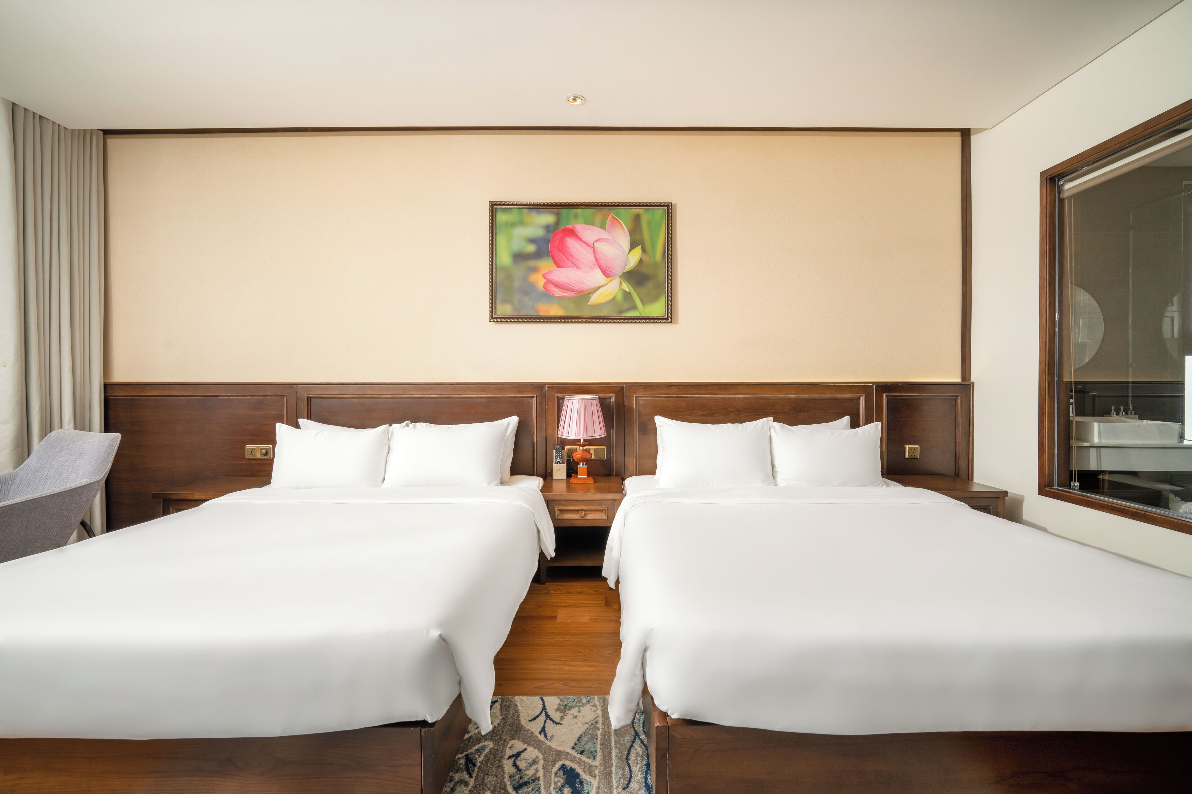 家庭房, 阳台, 海景 (Afternoon Tea Included) | 高档床上用品、加厚床垫、迷你吧、客房内保险箱