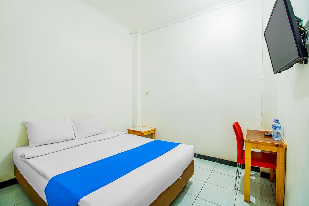 Standard Room | Desk, free WiFi, bed sheets