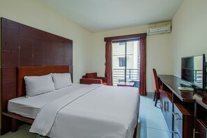 VIP | 办公桌、免费 WiFi、床单