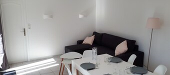 T2 300m FROM THE SEA WITH LARGE TERRACE