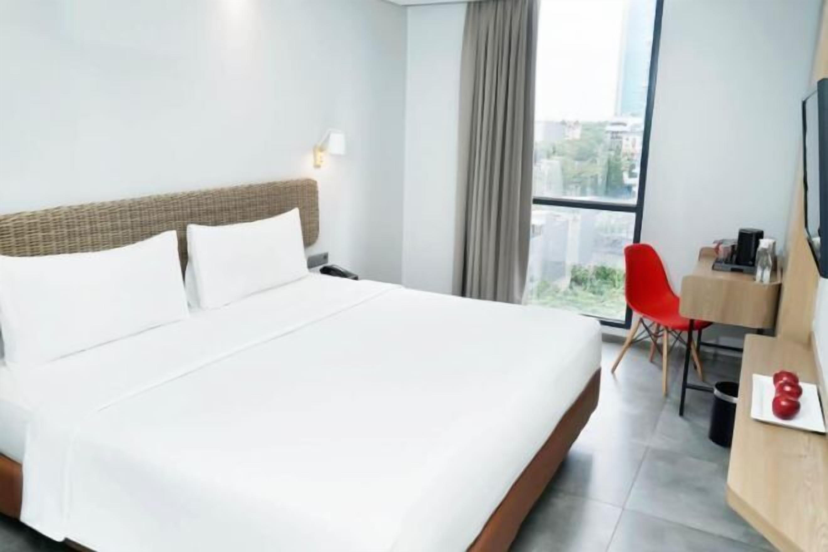 In-room safe, desk, laptop workspace, soundproofing