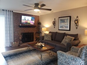 Smart TV y chimenea