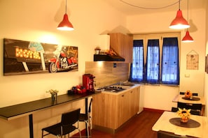 Fridge, microwave