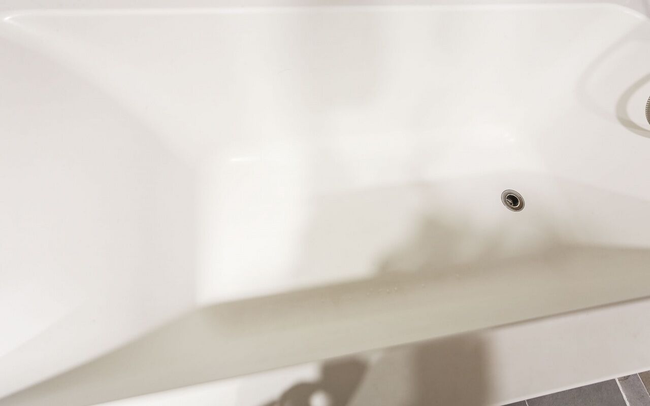 twin room | deep-soaking bathtub