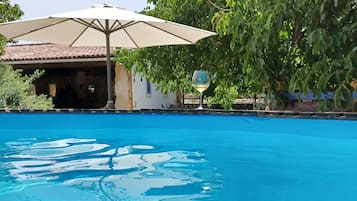 Alberca al aire libre por temporada