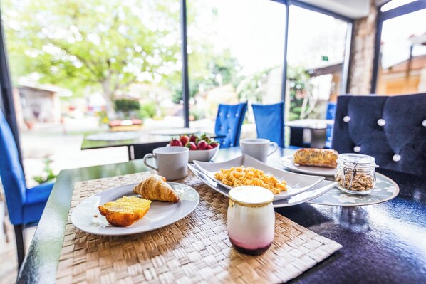 Desayuno buffet incluido todos los días