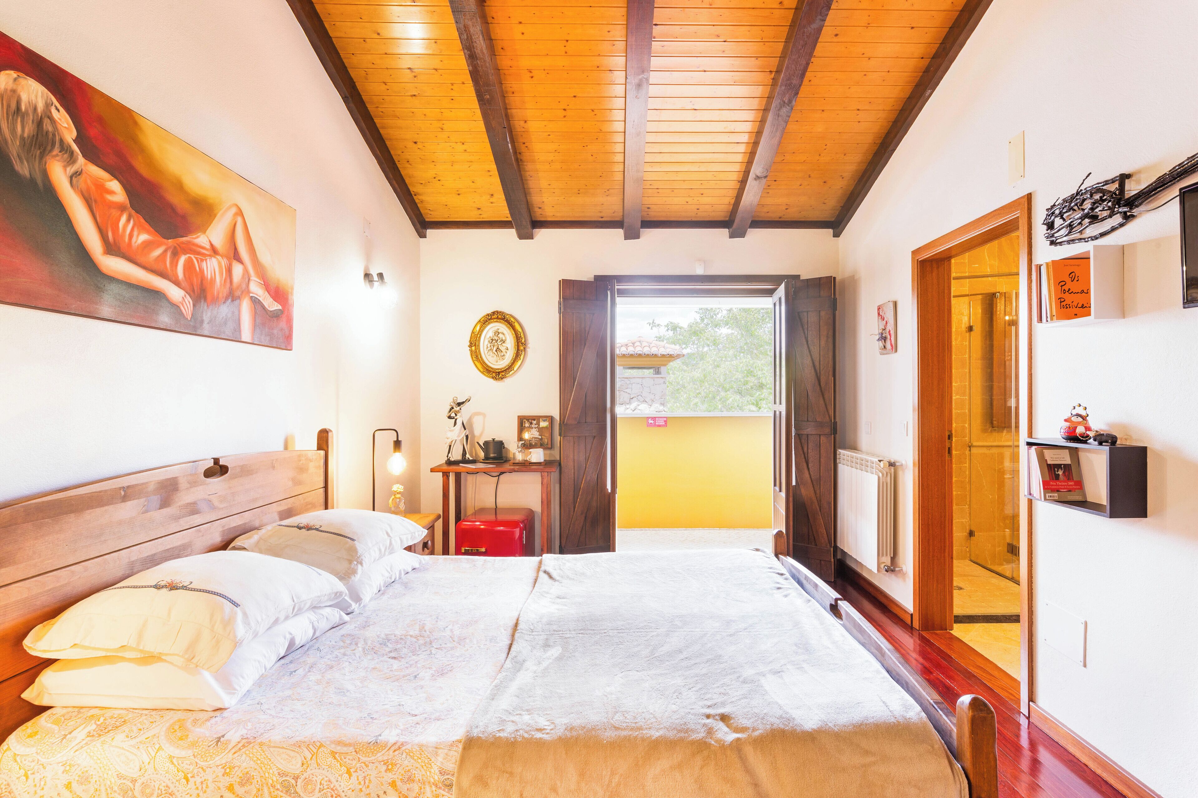 Classic Room, Balcony, Mountain View (4) | Peralatan tempat tidur premium, bar mini, dihias secara berasingan 