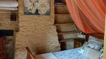 1 chambre, fer et planche Ă repasser, Wi-Fi gratuit, draps fournis