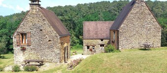 Authentic small Périgord house with salt pool at the gates of SARLAT