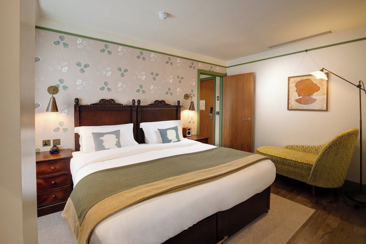 Bloomsbury Bedroom | 1 bedroom, premium bedding, in-room safe, desk