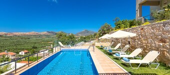 Kampos Villa I, Nature Living with Heated Pool