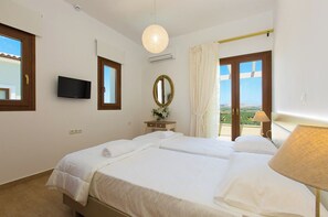 4 bedrooms, iron/ironing board, travel crib, free WiFi