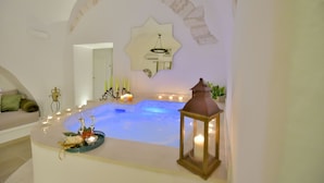 Indoor spa tub - Suitelite (Ostuni)
