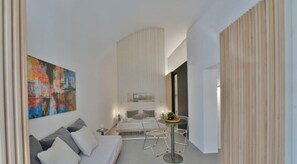 Apartamento, 1 habitación, no fumadores | Zona de estar | Una televisión de pantalla plana