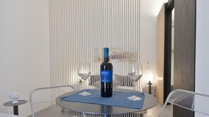 Apartamento, 1 habitación, no fumadores | Servicio de comidas en la habitación