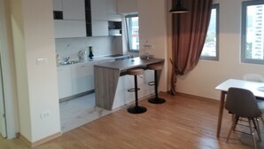 Panoramic-Apartment | Eigene Küche | Großer Kühlschrank, Ofen, Herdplatte, Wasserkocher