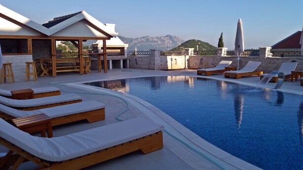 Seasonal outdoor pool, pool loungers - Luxury Villa with swimming pool Panorama (Lapcici)