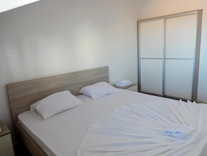 Skrivbord, gratis wi-fi och sängkläder