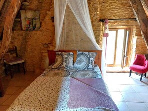 2 chambres, fer et planche à repasser, Wi-Fi gratuit, draps fournis