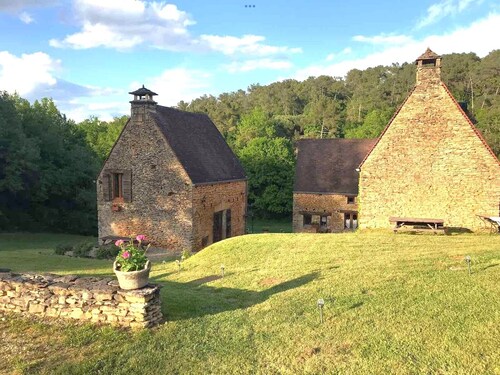 Gîte de Chantegrel Authentic Périgord style, saltwater swimming pool near SARLAT