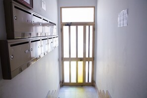 Interior entrance - Comfortable Apartment - Quartu - close to Poetto Beach (Quartu Sant'Elena)