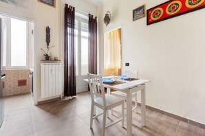 Dining - Gambara Cosy Apartment (Milan)